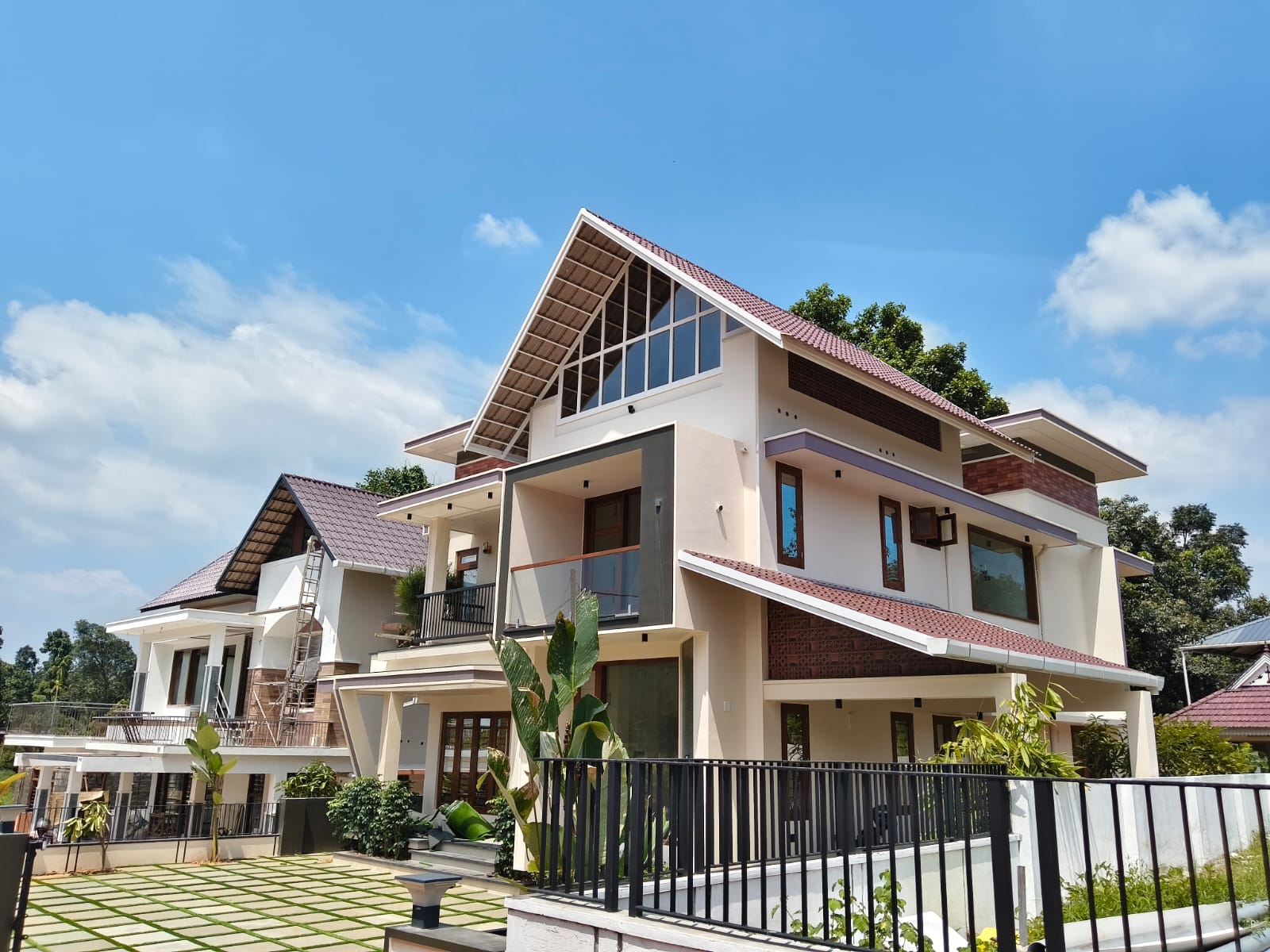 ROYAL LOOK 4 BHK HOUSE FOR SALE IN ETTUMANOOR