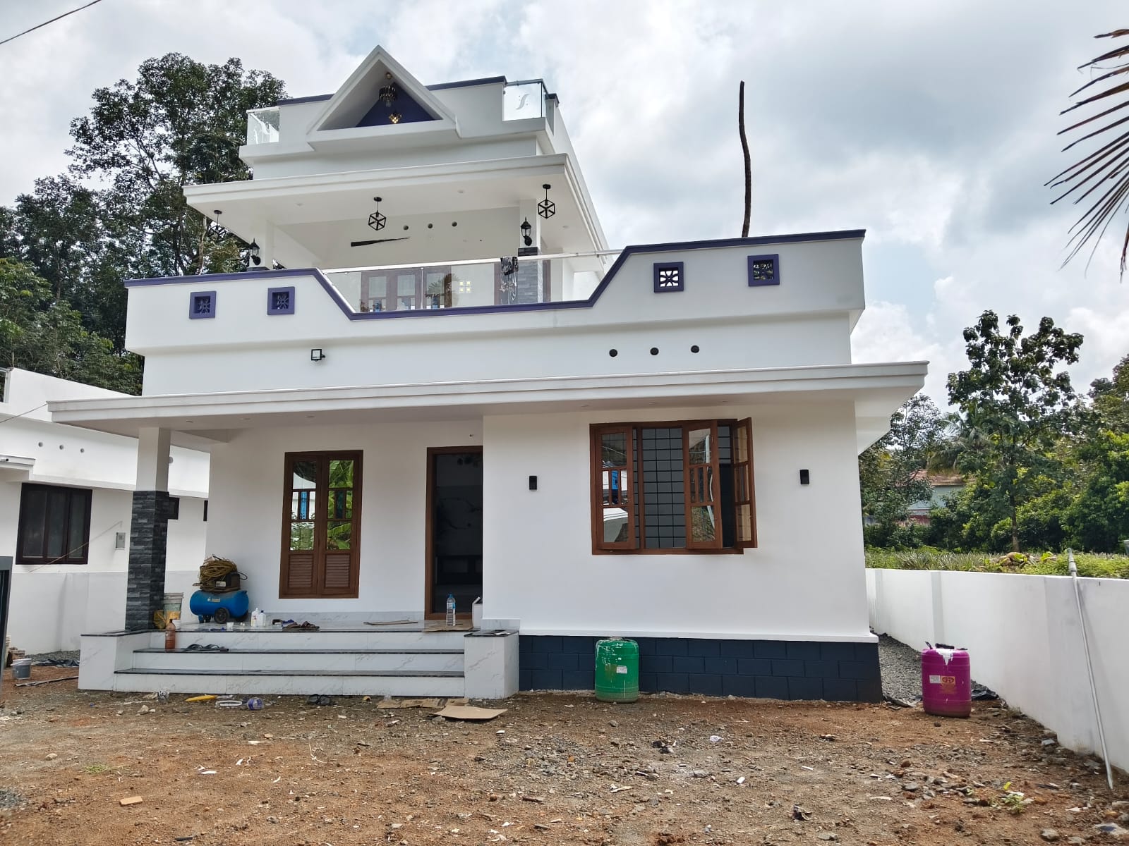 New Beautiful House For Sale , Ettumanoor - Ernakulam Road